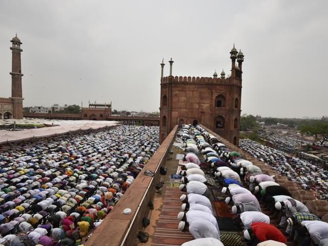 New Delhi, India - July 1, 2016:Muslims offering alvida juma prayer at Jama masjid in New Delhi, India, on Friday, July 1, 2016. (Photo by Ravi Choudhary/ Hindustan Times) (Ravi Choudhary/ht photo) New Delhi, India - July 1, 2016:Muslims offering alvida juma prayer at Jama masjid in New Delhi, India, on Friday, July 1, 2016. (Photo by Ravi Choudhary/ Hindustan Times) (Ravi Choudhary/ht photo)