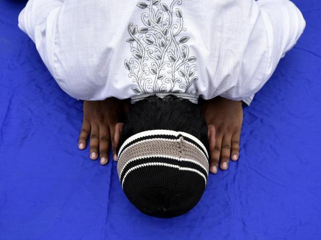New Delhi, India - July 01, 2016, Muslims offering Friday Namaz at Geeta Colony in New Delhi on Friday New Delhi, India, July 01, 2016. (Photo by Arun Sharma / Hindustan Times) (Arun Sharma/HT PHOTO) New Delhi, India - July 01, 2016, Muslims offering Friday Namaz at Geeta Colony in New Delhi on Friday New Delhi, India, July 01, 2016. (Photo by Arun Sharma / Hindustan Times) (Arun Sharma/HT PHOTO)