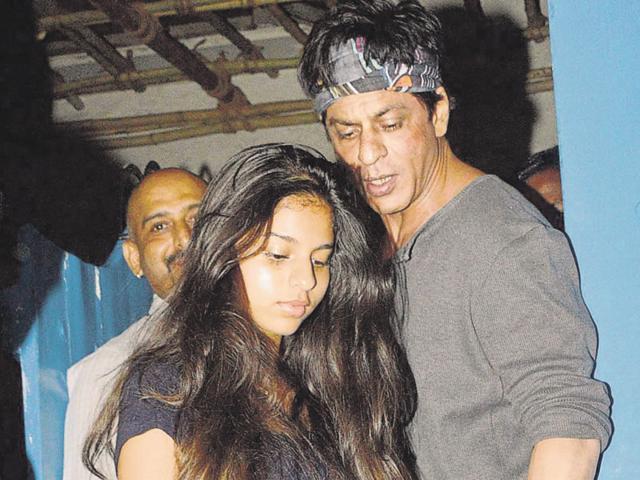 In a recent interview Shah Rukh opened up about how he and the family dealt with this incident. (HT Photo)