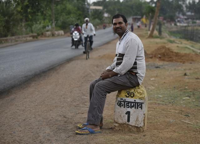 Rajesh Sahu, a Kondagaon-based stringer, was arrested and held in Jagdalpur Central Jail. “I was trapped for exposing a panchayat scam”. (Vipin Kumar / HT Photo) Rajesh Sahu, a Kondagaon-based stringer, was arrested and held in Jagdalpur Central Jail. “I was trapped for exposing a panchayat scam”. (Vipin Kumar / HT Photo)