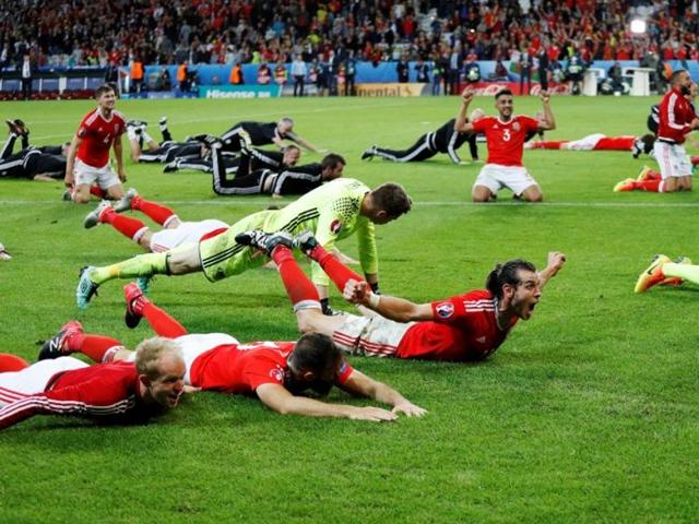 Wales' Gareth Bale celebrates at the end of the game (Reuters Photo) 