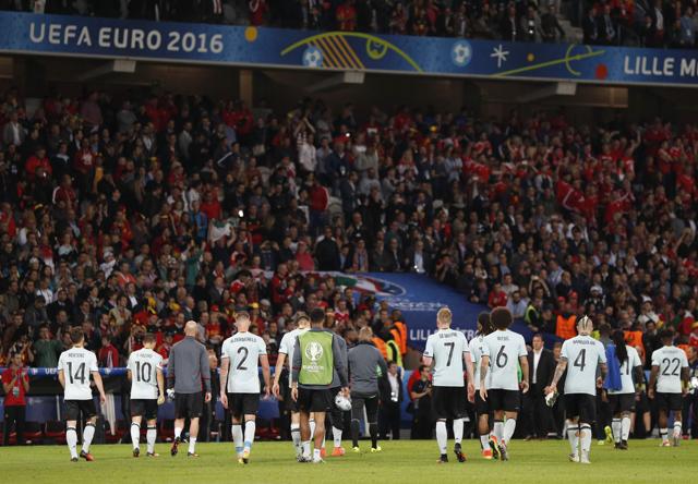 Football Soccer - Wales v Belgium - EURO 2016 - Quarter Final - Stade Pierre-Mauroy, Lille, France - 1/7/16 Belgium players react at full time REUTERS/John Sibley Livepic (REUTERS) Football Soccer - Wales v Belgium - EURO 2016 - Quarter Final - Stade Pierre-Mauroy, Lille, France - 1/7/16 Belgium players react at full time REUTERS/John Sibley Livepic (REUTERS)