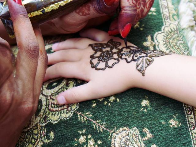 Mehndi Basic to Advanced Online Course in Hindi