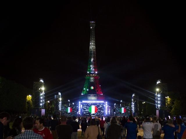 The Eiffel tower is adorned in the colours of the Italian flag in Paris after the Germany-Italy Euro 2016 quaterfinal match. (AFP Photo) 
