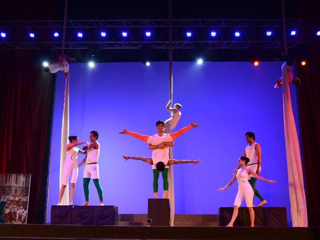 A performance at the 2015 Jashn-e-Azadi festival. A performance at the 2015 Jashn-e-Azadi festival.