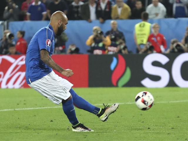 Italy's Simone Zaza misses a penalty during the Euro 2016 quarterfinal football match against Germany.  (AP Photo) 