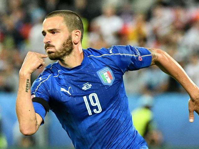Italy's defender Leonardo Bonucci celebrates scoring a penalty, shot giving Italy their first goal of the match during the Euro 2016 quarterfinal. (AFP Photo) 