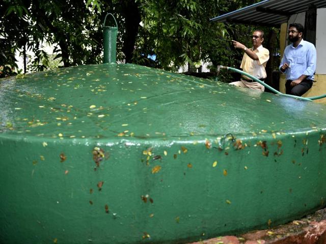 The biogas plant converts kitchen waste into a daily supply of one cylinder (15kg) of cooking gas. (Arijit Sen/ HT) The biogas plant converts kitchen waste into a daily supply of one cylinder (15kg) of cooking gas. (Arijit Sen/ HT)