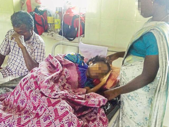 9-year-old nursing student from Kerala’s Kozhikode is battling for her life after college seniors forced phenyl-based toilet cleaner down her throat, burning her food pipe.(HT photo)