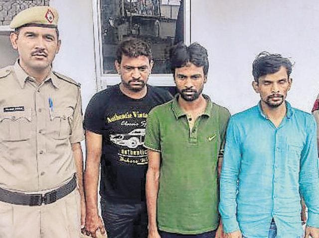 The three accused — Imran, Saleem and Vinod — confessed to stealing several vehicles from Gurgaon and also disclosed the method they used to lift cars. (HT Photo) The three accused — Imran, Saleem and Vinod — confessed to stealing several vehicles from Gurgaon and also disclosed the method they used to lift cars. (HT Photo)