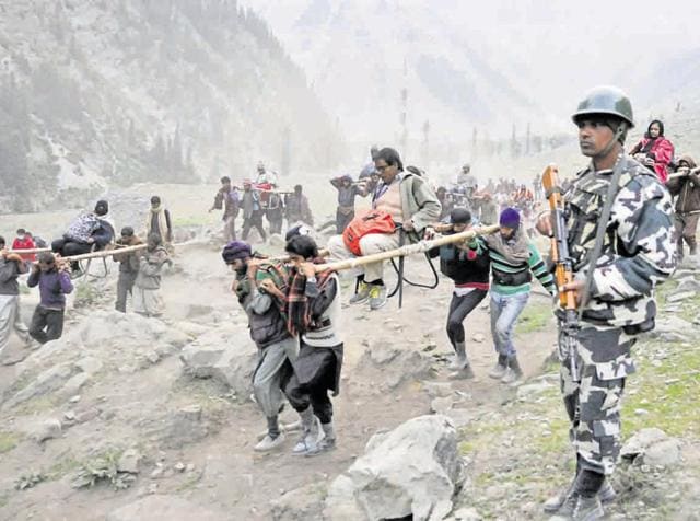 Standing guard: A three-tier security cover would guard over 3.5 lakh pilgrims. (Waseem Andrabi/HT Photo)