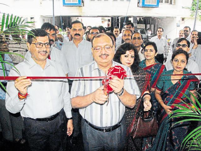 Chief secretary Anthony de Sa inaugurates the new regional office of Air India in Madhya Pradesh and Chhattisgarh in presence of the national carrier’s director Ashwini Lohani (left) on Monday. (HT photo) Chief secretary Anthony de Sa inaugurates the new regional office of Air India in Madhya Pradesh and Chhattisgarh in presence of the national carrier’s director Ashwini Lohani (left) on Monday. (HT photo)