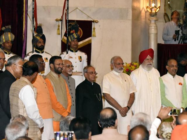 Bhartiya Janata Party (BJP) politician Vijay Goel takes the oath during the swearing-in ceremony of new ministers following Prime Minister Narendra Modi's cabinet re-shuffle. (AFP) Bhartiya Janata Party (BJP) politician Vijay Goel takes the oath during the swearing-in ceremony of new ministers following Prime Minister Narendra Modi's cabinet re-shuffle. (AFP)