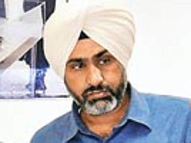 Punjab deputy CM Sukhbir Singh Badal’s special principal secretary Manvesh Singh Sidhu (in pic) and CM Parkash Singh Badal’s technical adviser, Lt Gen BS Dhaliwal (retd), were at SIUS Ascor company in Zurich from June 8 to 12. (HT File Photo) Punjab deputy CM Sukhbir Singh Badal’s special principal secretary Manvesh Singh Sidhu (in pic) and CM Parkash Singh Badal’s technical adviser, Lt Gen BS Dhaliwal (retd), were at SIUS Ascor company in Zurich from June 8 to 12. (HT File Photo)