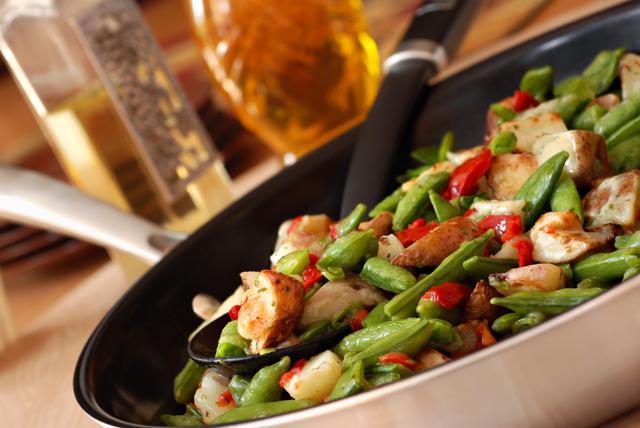 People who consume five-seven evening meals prepared at home during a week have a 15% lower risk of Type 2 diabetes than those who don’t. (Shutterstock)