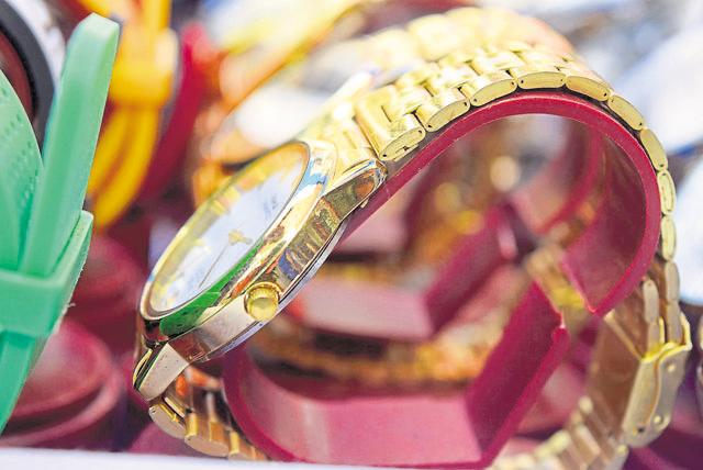 Watches: Price Rs 120 (Raghav Malhotra)