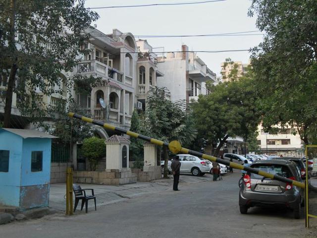 Worried RWAs of Sushant Lok and Ardee City (above) circulated the printouts among residents, upped security, and asked all vendors, shopkeepers and paying guest owners to keep a watch on the movement of ‘suspicious’ people. (HT Photo) Worried RWAs of Sushant Lok and Ardee City (above) circulated the printouts among residents, upped security, and asked all vendors, shopkeepers and paying guest owners to keep a watch on the movement of ‘suspicious’ people. (HT Photo)