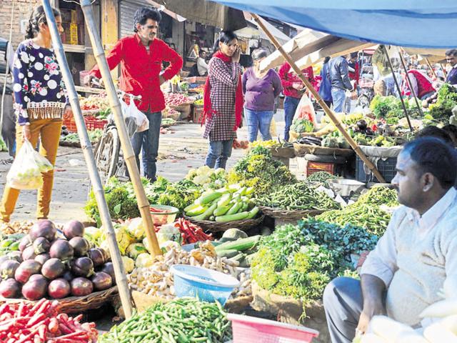 Retailers say they cannot do anything about the price as even wholesale prices are high. (HT File) Retailers say they cannot do anything about the price as even wholesale prices are high. (HT File)