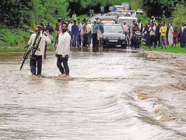 Jamuni river in spate near Orchha. (Anupam Pateriya/HT photo) Jamuni river in spate near Orchha. (Anupam Pateriya/HT photo)