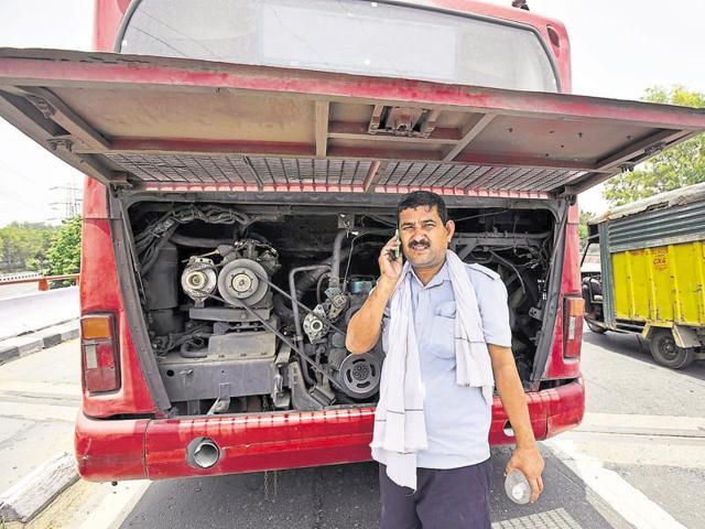 The new low-floor and air-conditioned buses are prone to weather conditions and they break down often when the mercury rises. (Arun Sharma/HT Photo) The new low-floor and air-conditioned buses are prone to weather conditions and they break down often when the mercury rises. (Arun Sharma/HT Photo)
