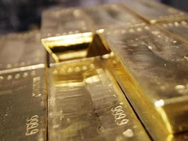 Gold rose to $1,375.45 per ounce in mid-session trading, its highest level since March 17, 2014. (AFP Photo) Gold rose to $1,375.45 per ounce in mid-session trading, its highest level since March 17, 2014. (AFP Photo)