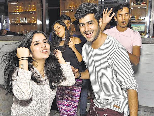 Patrons dancing the night away in their pjyamas at Mojo’s Bistro in Vashi(Photo: Shubham Singh)