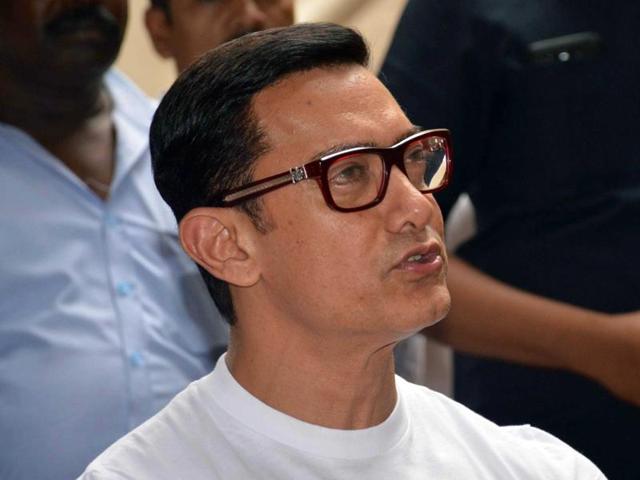 Aamir talks to reporters in Mumbai. (Viral Bhayani)