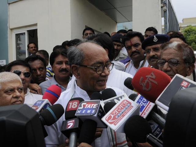 Senior Congress leader Digvijaya Singh interacts with journalists in Bhopal. (HT File Photo) Senior Congress leader Digvijaya Singh interacts with journalists in Bhopal. (HT File Photo)