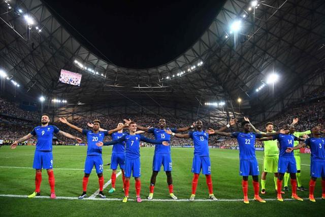 France team members celebrate after beating Germany 2-0 in the Euro 2016 semifinal football match between Germany and France at the Stade Velodrome in Marseille. (AFP Photo) France team members celebrate after beating Germany 2-0 in the Euro 2016 semifinal football match between Germany and France at the Stade Velodrome in Marseille. (AFP Photo)