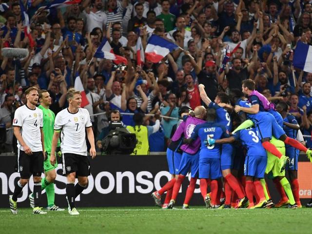 France's players celebrate after their second goal during the Euro 2016 semifinal football match between Germany and France at the Stade Velodrome in Marseille. (AFP Photo) France's players celebrate after their second goal during the Euro 2016 semifinal football match between Germany and France at the Stade Velodrome in Marseille. (AFP Photo)