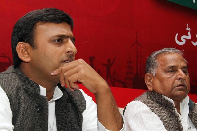 Mulayam Singh Yadav (R) with his son and Uttar Pradesh CM Akhilesh Yadav at the party’s office in Lucknow. (Arvind Yadav/Hindustan Times) Mulayam Singh Yadav (R) with his son and Uttar Pradesh CM Akhilesh Yadav at the party’s office in Lucknow. (Arvind Yadav/Hindustan Times)