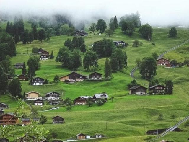 Now, time for some quiet picturesque country life in Grindelwald, Switzerland. #Wanderlust (Instagram/sennaisenna) 