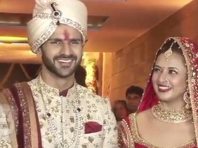 Divyanka Tripathi and Vivek Dahiya talk to reporters before their wedding in Bhopal. (Instagram)