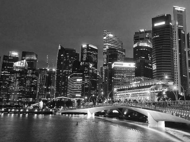 In Singapore at nightfall. (Instagram/nurrudin) 