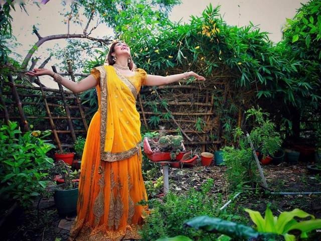 Divyanka enjoyed every step of her wedding.Here, she is posing for the haldi ceremony. (DivyankaTripathi/Facebook)