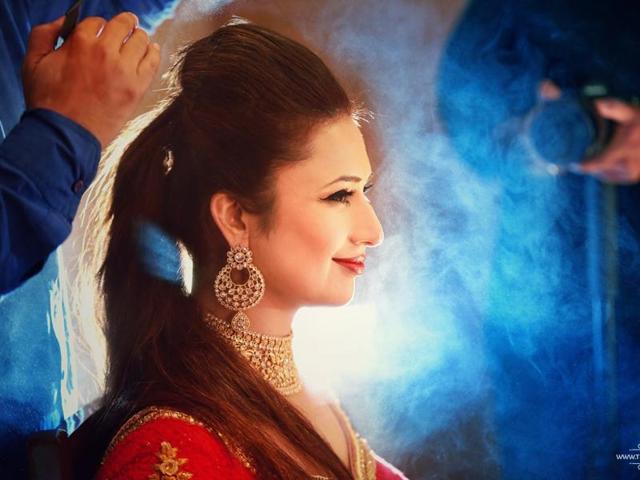 Divyanka Tripathi gets ready for the wedding. (SnehalSahay/Facebook)