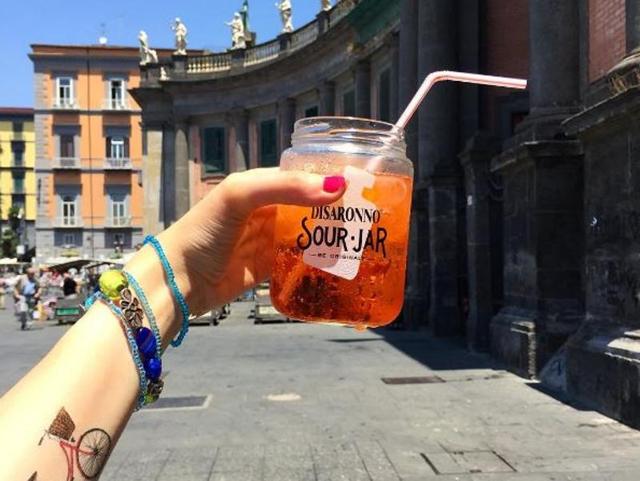 Now we are at Piazza Dante, a large public square in Naples, Italy. (Instagram/alaraca) 