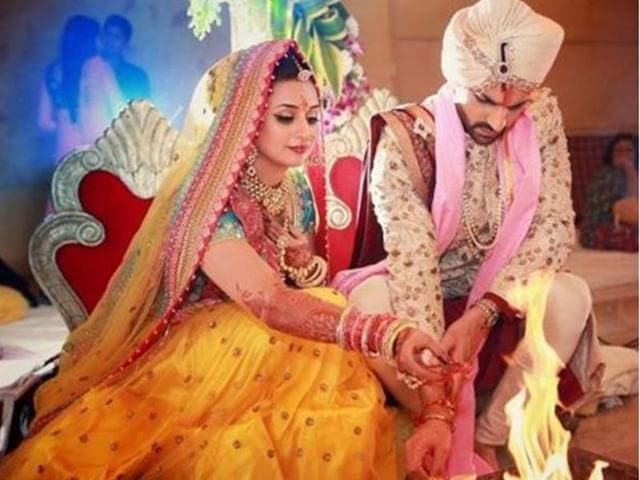 So, more photos are pouring in from Divyanka Tripathi and Vivek Dahiya’s Bhopal wedding and let’s just say, we are all marvelling at them! (Instagram)