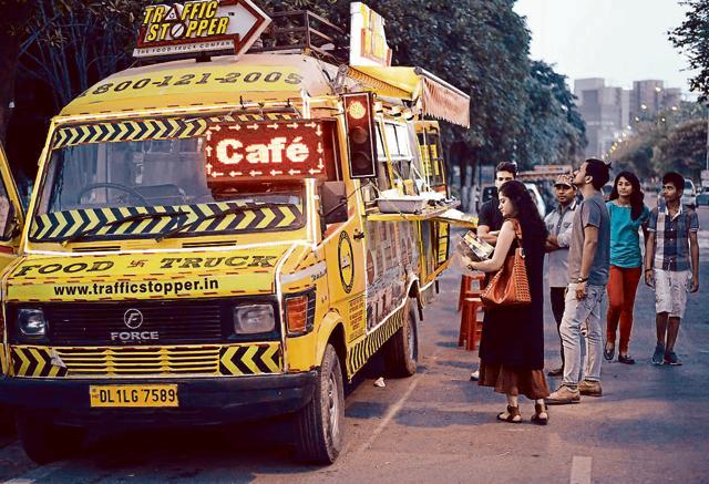 Food trucks that not only serve Indian foods but also exotic cuisines are very popular in Gurgaon. There are 150 such trucks in the city at present. (HT File) Food trucks that not only serve Indian foods but also exotic cuisines are very popular in Gurgaon. There are 150 such trucks in the city at present. (HT File)