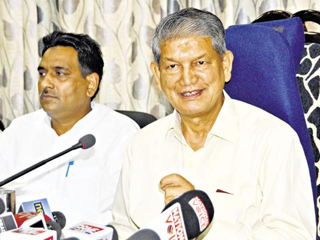 The Harish Rawat government in the state is planning budgetary aids to more than women 10,000 Self Help Groups at a cost of about Rs 25-30 crore.(HT Photo) The Harish Rawat government in the state is planning budgetary aids to more than women 10,000 Self Help Groups at a cost of about Rs 25-30 crore.(HT Photo)