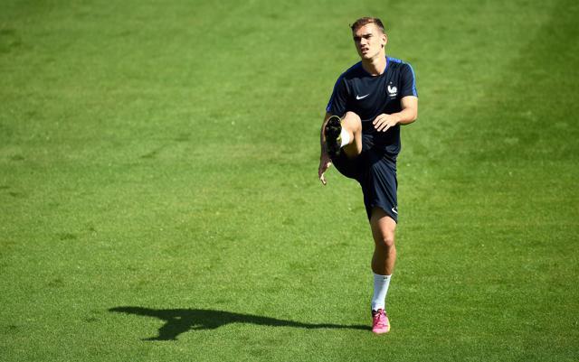 France's forward Antoine Griezmann attends a training session in Clairefontaine-en-Yvelines. (AFP)