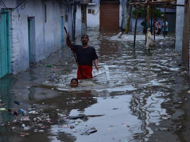 Boundary wall of Union minister Uma Bharti`s residence collapsed in Bhopal on Sunday. (Mujeeb Faruqui/ HT photo) Boundary wall of Union minister Uma Bharti`s residence collapsed in Bhopal on Sunday. (Mujeeb Faruqui/ HT photo)