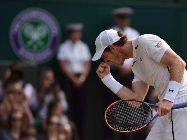 Murray celebrates winning a point with a fist pump. (AFP)