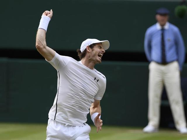 Murray celebrates his win over Raonic. (REUTERS)