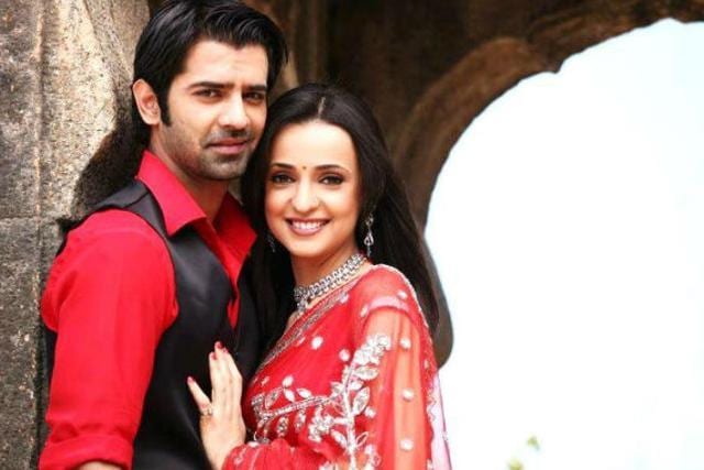 Barun Sobti and Sanaya Irani in a still from Iss Pyaar Ko Kya Naam Doon.