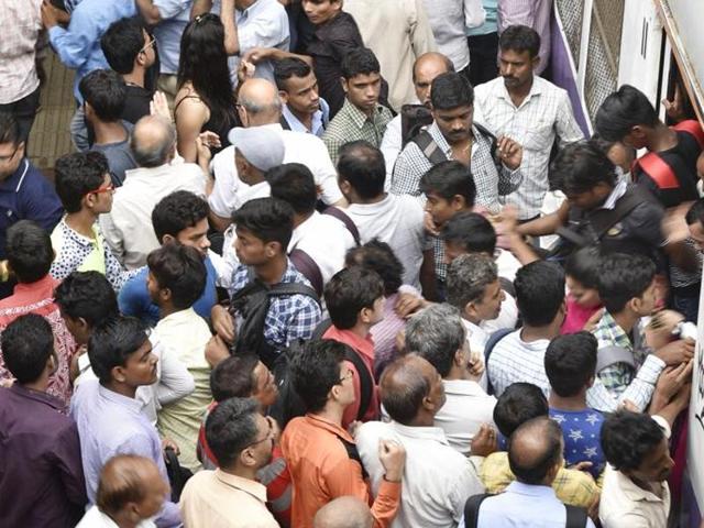 File photo of commuters at Bandra station in Mumbai. , India. Humanity has expanded exponentially over the past 15 years, with a billion people added since 1999. (Vijayanand Gupta/ HT Photo) File photo of commuters at Bandra station in Mumbai. , India. Humanity has expanded exponentially over the past 15 years, with a billion people added since 1999. (Vijayanand Gupta/ HT Photo)