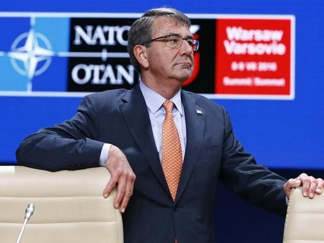 US defense secretary Ash Carter, who landed in Baghdad on an unannounced visit, said US advisers are prepared to accompany Iraqi battalions if needed.(Reuters Photo)