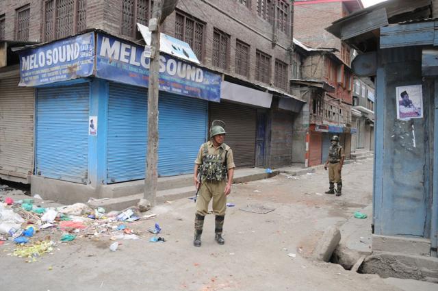 Streets of Srinagar remained completely devoid of human presence and activity on Monday, July 11, 2016, as curfew has been imposed in the city. (Waseem Andrabi / HT Photo) Streets of Srinagar remained completely devoid of human presence and activity on Monday, July 11, 2016, as curfew has been imposed in the city. (Waseem Andrabi / HT Photo)