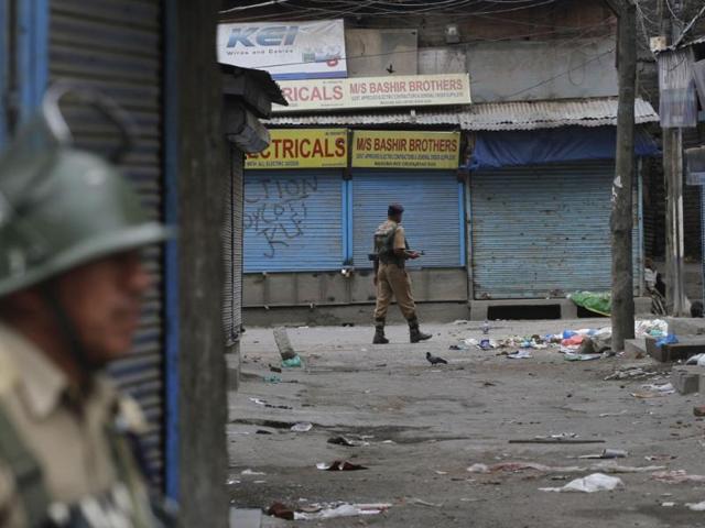 Life in Kashmir Valley continued to be paralysed on Monday, July 11, 2016, three days after the death of Hizb militant Burhan Wani. Wani’s killing has led to violence in which scores have been killed.(Waseem Andrabi / HT Photo)