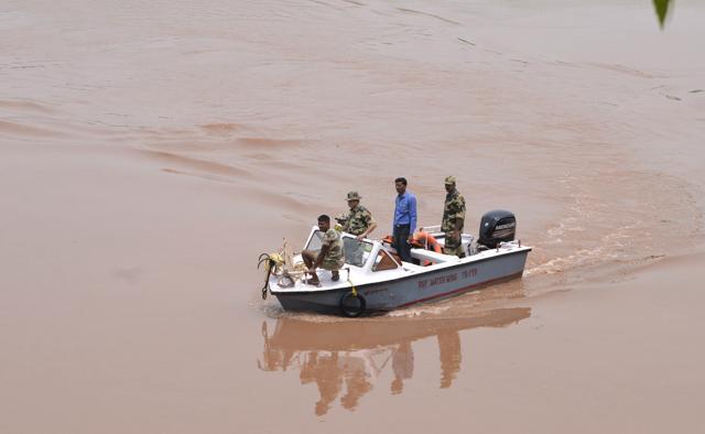 BSF senior officials inspecting the scene on Tuesday. (Sameer Sehgal/HT Photo)